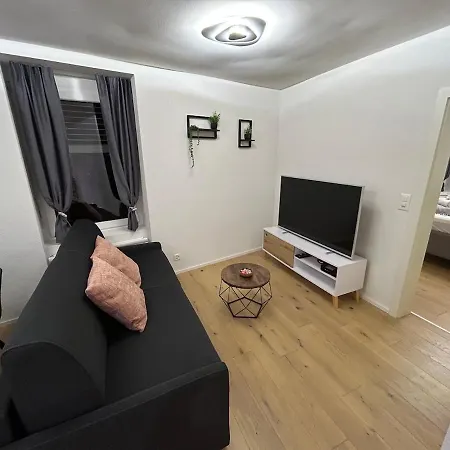 Jasminkas Host 3 - Stadtwohnung Mit Kueche & Gratis Parkplatz شقة *