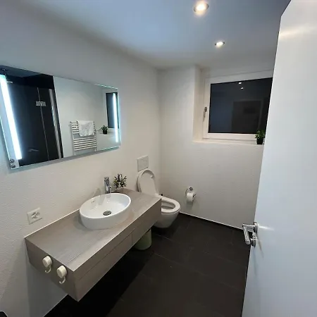 Jasminkas Host 3 - Stadtwohnung Mit Kueche & Gratis Parkplatz شقة