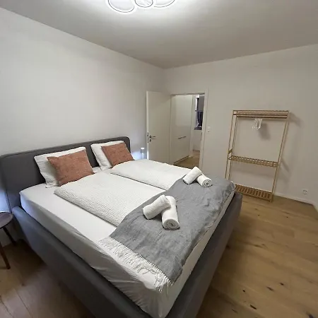 Jasminkas Host 3 - Stadtwohnung Mit Kueche & Gratis Parkplatz شقة *