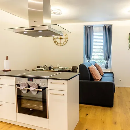 Jasminkas Host 3 - Stadtwohnung Mit Kueche & Gratis Parkplatz